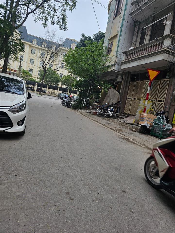 Bán đất ngõ 25 bùi huy bích, 13,5 tỷ, 96 m2, ô tô 7 chỗ vào nhà, cách 2 nhà ra mặt phố