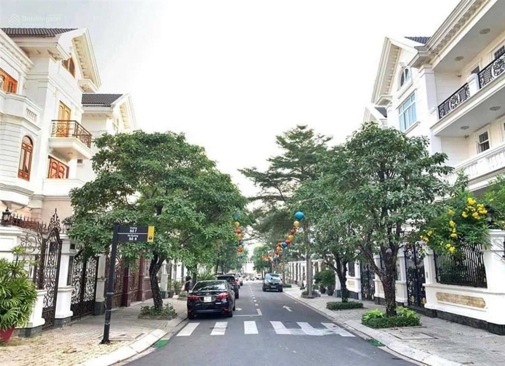 Căn góc 2 mặt tiền cityland garden hills ngay siêu thị emart  full nội thất, giá tốt nhất khu vực