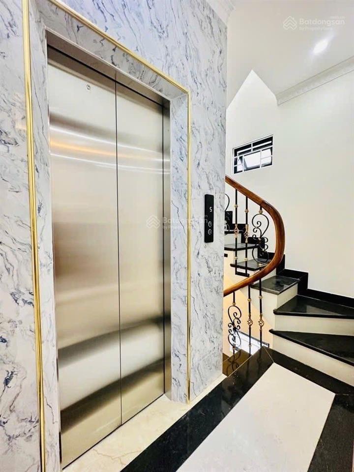 Siêu vip phố cổ ngọc lâm, long biên. 6 tầng thang máy, cách 1 nhà ra mặt phố, hồ tai trâu.