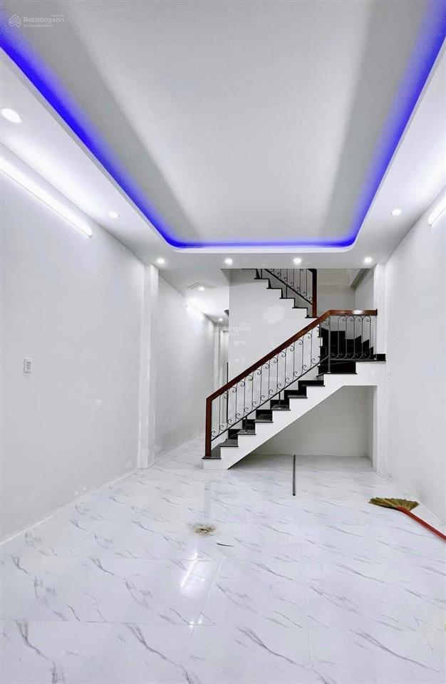 Bán nhà phố 90m2 sổ hồng riêng nằm ngay bình chuẩn, thuận an (5x18m)