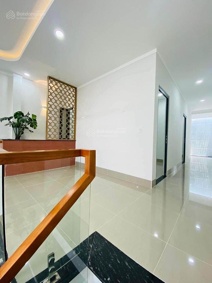 Nhà mới xây  ở ngay. giá 1.8 tỷ/tl "mua bán trong ngày"  cách bv bình tân 7p