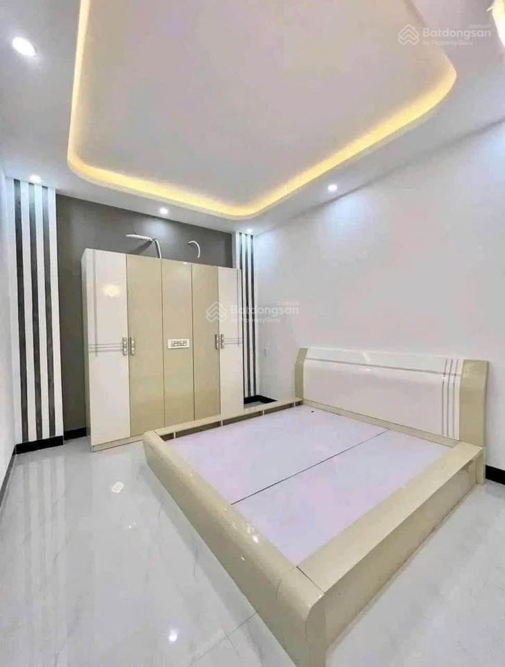 Nhà mới xây  ở ngay. giá 1.8 tỷ/tl "mua bán trong ngày"  cách bv bình tân 7p