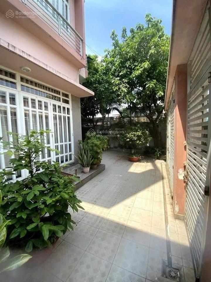 Nhà biệt thự 10x20m, đường thông ôtô ngủ trong nhà, gần pvh trường chinh cầu tham lương