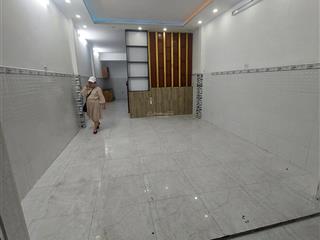Nhà 4x15 ,2 tầng kế trường chinh chợ lạc quang
