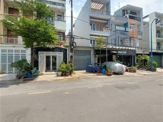 Nhà đẹp thang máy 4,5x21m, 4 tầng, đường 16m để 10c ô tô, khu vip dương thị giang