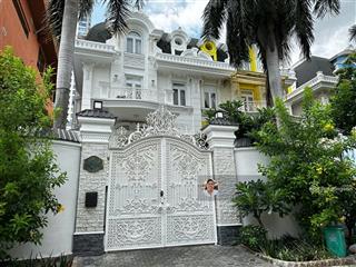 Bán siêu phẩm biệt thự ở đinh bộ lĩnh  bình thạnh  dt 8x18m, 4 tầng, hđt 70 tr/th, giá 18.5 tỷ