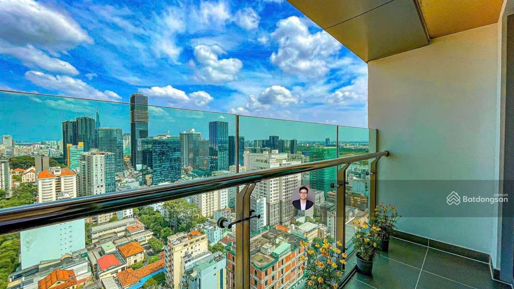 Vị trí vip căn góc 2 mặt tiền tầng số 23, vincom center  đồng khởi  205m2  4 pn  giá 53 tỷ