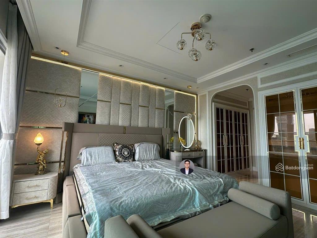 Vị trí vip căn góc 2 mặt tiền tầng số 23, vincom center  đồng khởi  205m2  4 pn  giá 53 tỷ