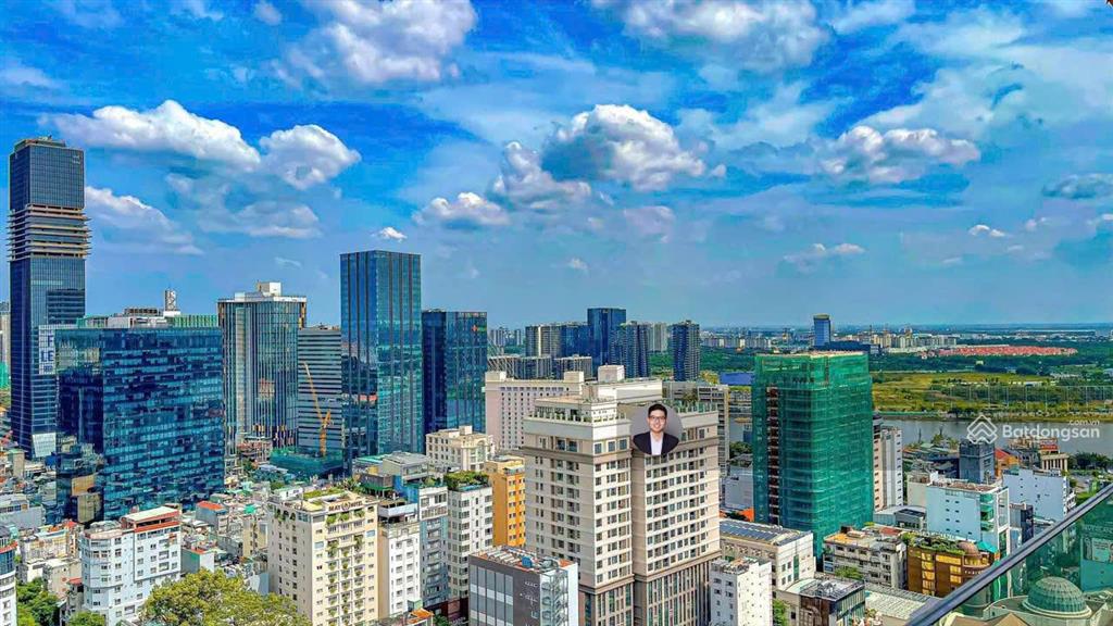 Vị trí vip căn góc 2 mặt tiền tầng số 23, vincom center  đồng khởi  205m2  4 pn  giá 53 tỷ