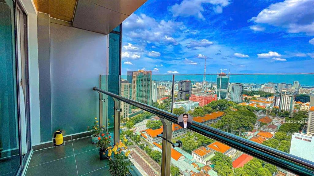 Vị trí vip căn góc 2 mặt tiền tầng số 23, vincom center  đồng khởi  205m2  4 pn  giá 53 tỷ