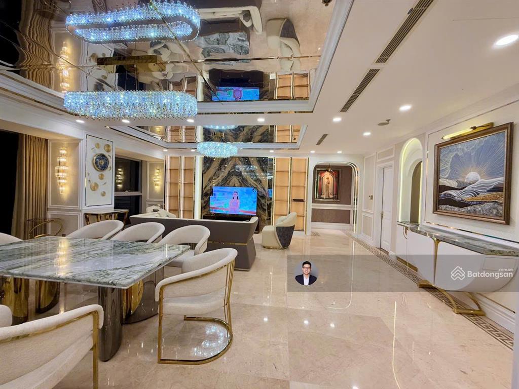 Vị trí vip căn góc 2 mặt tiền tầng số 23, vincom center  đồng khởi  205m2  4 pn  giá 53 tỷ