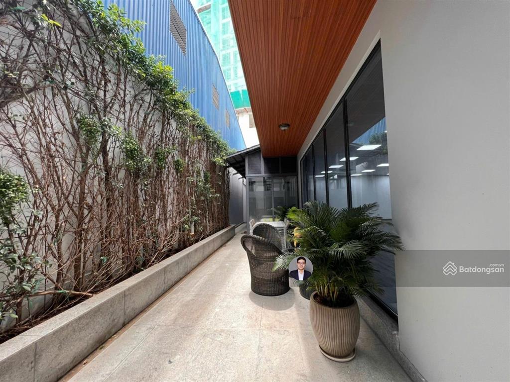 Xây dựng cao tầng ngay góc 2 mặt tiền quốc hương  thái ly  25x39m  xd hầm 7 tầng  giá 195 tỷ