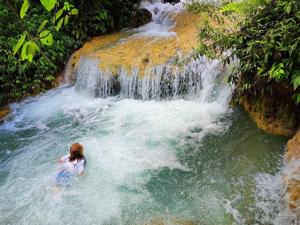 Bán khu nghỉ dưỡng **pu luong riverside lodge** 5000m2 gần thác hiêu, view suối, giá 18 tỷ