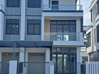 Cho thuê nhà 1 trệt 2 lầu thô tại q9 giá rẻ