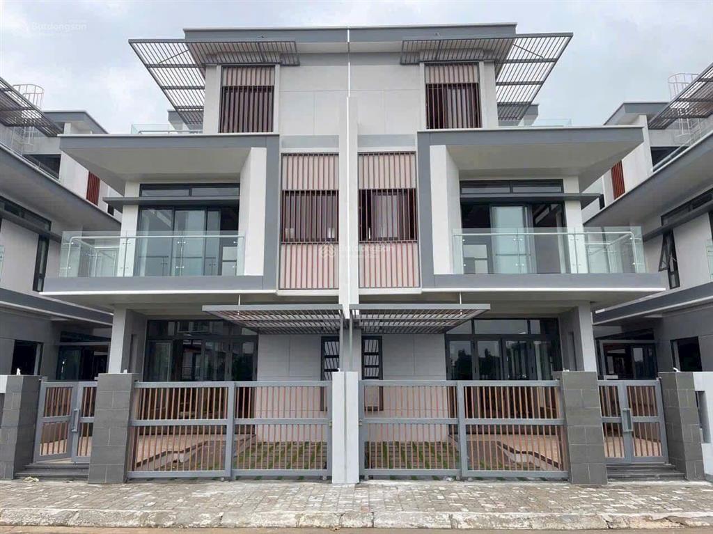 Cho thuê nhà 1 trệt 2 lầu thô tại q9 giá rẻ