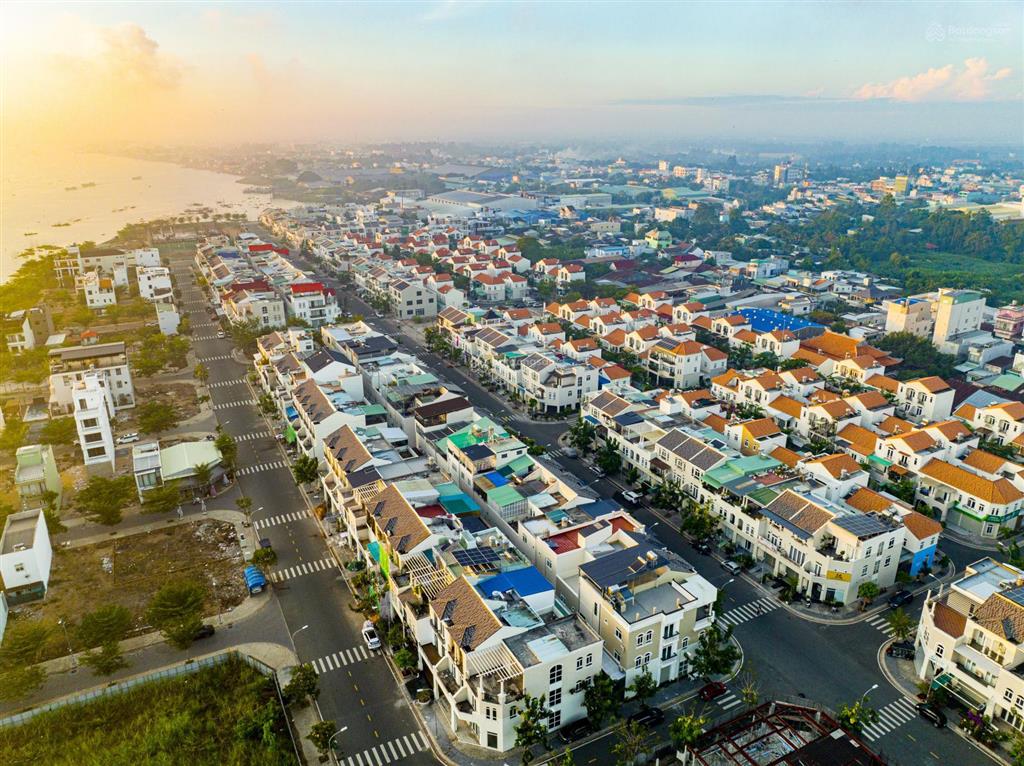 Đẹp nhất  cặp nền góc trục chính kđt tây sông hậu. giá tốt trong khu