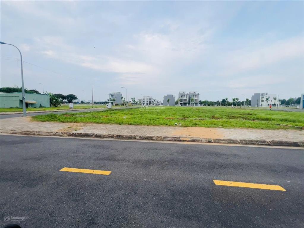 Bán đất nền quận 9 giá 40 triệu/m2 sổ riêng vị trí đắc địa