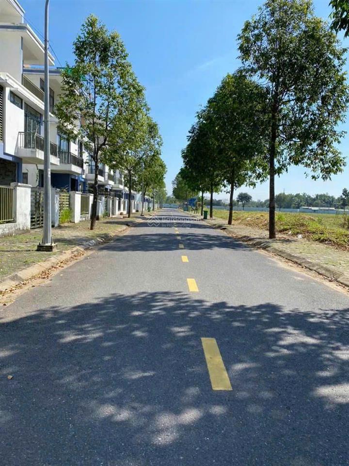 Bán đất nền quận 9 giá 40 triệu/m2 sổ riêng vị trí đắc địa