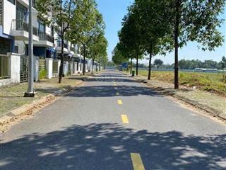 Bán đất nền quận 9 giá 40 triệu/m2 sổ riêng vị trí đắc địa