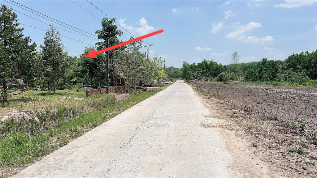 Chính chủ cần bán nhanh diện tích 500m2 có sẵn thổ giá 300tr, công chứng nhanh