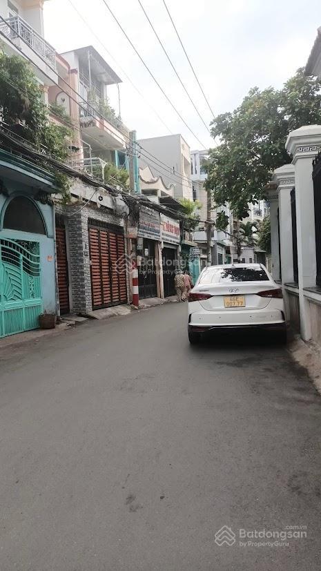 Bán nhà 2 tầng cũ, hai mặt hẻm, hẻm xe hơi, đường 3 tháng 2, phường 14, quận 10, chỉ 9 tỷ