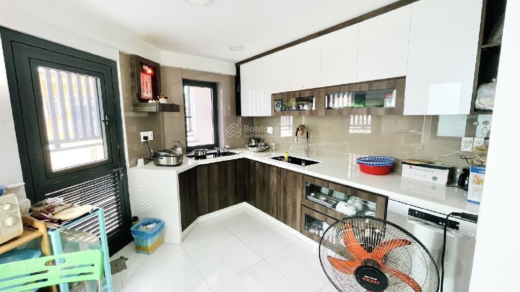 Bán nhà 5 tầng btct 3.9x12m, ngay ngã tư âu cơ  lạc long quân, quận 11, chỉ 8.8 tỷ