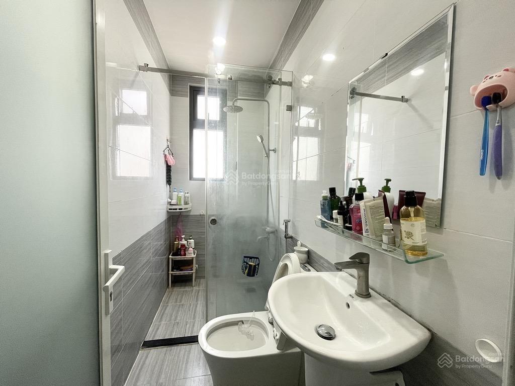Bán nhà 4 tầng btct, đường cách mạng tháng 8, tân bình. gần góc phạm văn hai, chỉ 7.1 tỷ