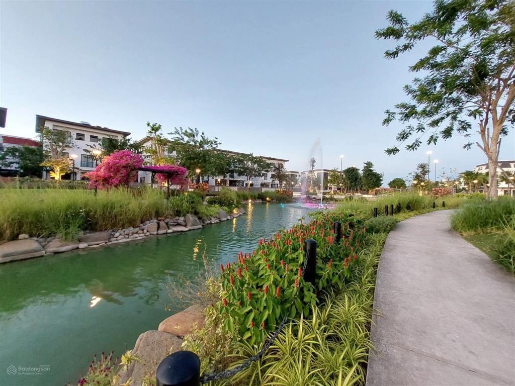 Chính chủ gửi bán căn lk 5x15.7m bắc giá 6.3 tỷ full thuế phí sang tên  0901 309 *** xem nhà