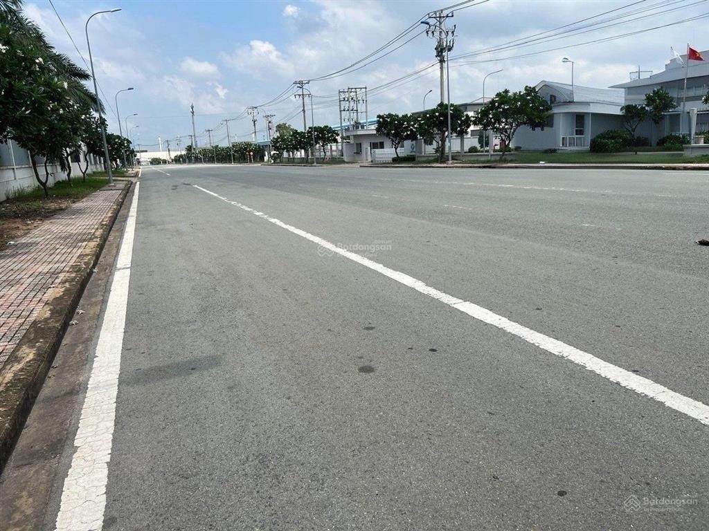 Cho thuê nhà xưởng mới 100% 2.600m2 giá chỉ 290 triệu/th (111.688,2đ/m²/th) kcn long thành đồng nai