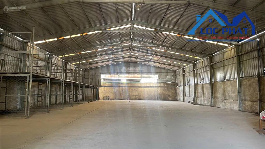 Cho thuê nhà xưởng 1.400m2 giá chỉ 50 triệu. trảng dài  biên hoà  đồng nai 0375 854 ***