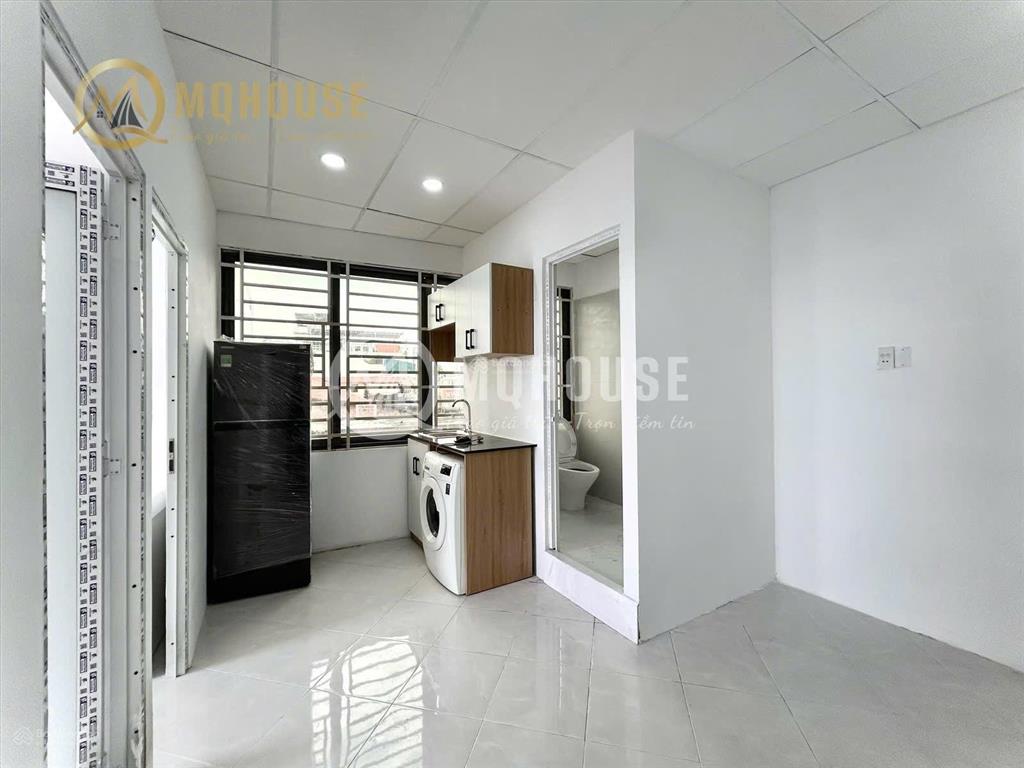 Cho thuê ch 2 phòng ngủ  ban công phân khúc hssv  kế chợ bà chiểu