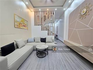 Chính chủ cần bán căn nhà 4 tầng dân xây  cực đẹp  sát mặt ô tô tránh  ngay lê đức thọ  giá cực