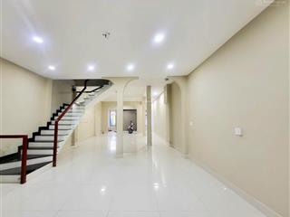 Bán nhà mặt tiền đường lê thị hồng phường 17 gò vấp giá 16tỷ7thương lượng ..ngang 5,75x dài 18m