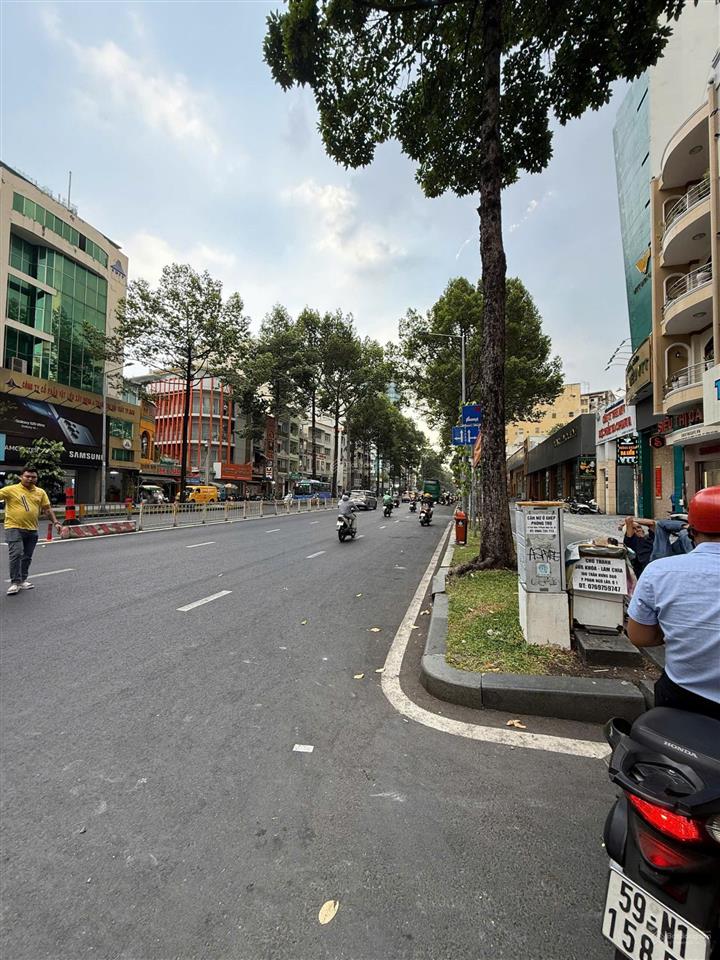 Khan hiếm! mặt tiền trần hưng đạo p. phạm ngũ lão q.1  5x15m  xd hầm 6 tầng  giá chỉ 30 tỷ