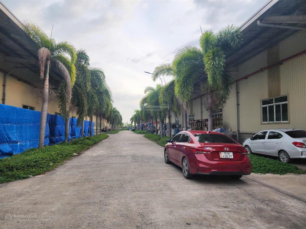 Xưởng 9880m2 chỉ 97 tỷ nguyễn hữu trí, bến lức, long an 52x200m, có hđt 500 triệu/tháng