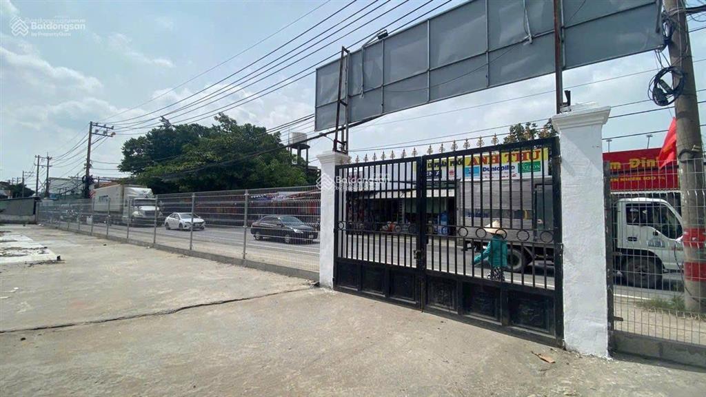 65x250m mặt tiền quốc lộ 1a, tt bến lức, long an, cn 16,000m2 giá 7.99 triệu/m2