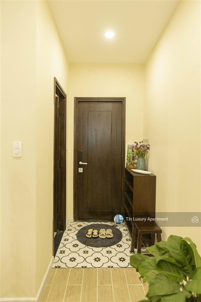 Khách pass căn 65m2 tách bếp, bồn tắm, full nội thất, chỉ tính điện, gần vòng xoay điện biên phủ