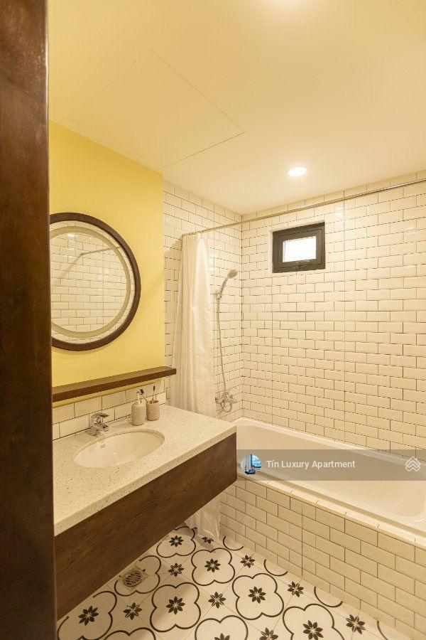 Khách pass căn 65m2 tách bếp, bồn tắm, full nội thất, chỉ tính điện, gần vòng xoay điện biên phủ