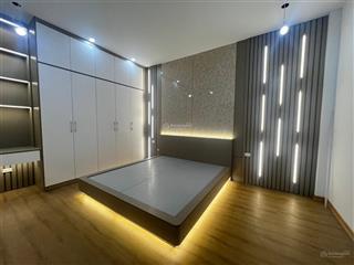Ngọc khánh, 35m2, 3ngủ, ngõ ba gác thông la thành, nhà mới đẹp ở luôn, sổ vuông vắn, giá cực tốt