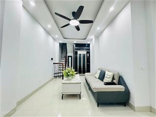 La thành, 32m, 3 ngủ, nhà xây mới, thang máy, nội thất xịn, sổ chính chủ, tiện ích bạt ngàn