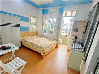 Phòng trọ full nội thất, ban công thoáng mát ở khu trung tâm quận phú nhuận