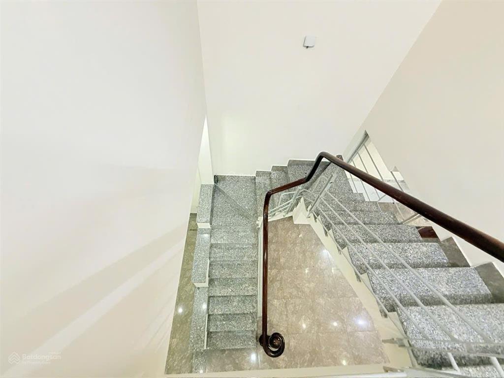 Nhà đẹp linh trung  2 lầu mới  chỉ 6.3tỷ tl đường ô tô né  (dt 4x 14m)