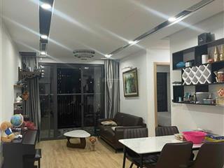Chính chủ bán căn 91,7m2. tầng trung, căn góc, view triệu đo, full nội thất. 3pn  2vs ban công đb