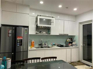 Chính chủ bán căn hoa hậu 83,5m2. tầng trung, căn góc, full nội thất ban công đn. 3pn2vs.