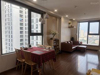 Căn 67m2 duy nhất có cửa sổ phòng khách, ban công đn không chắn view. ct3. tầng cao. căn góc.