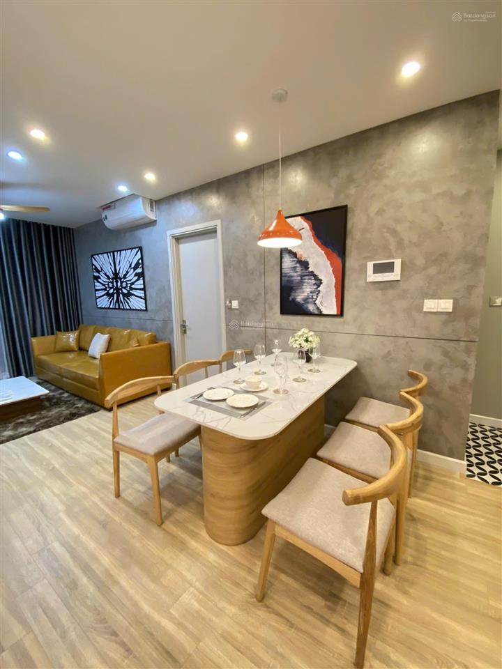 Chính chủ bán căn 67,2m2. tầng trung vuông vắn. 2pn2vs full nội thất cực đẹp. view triệu đô.
