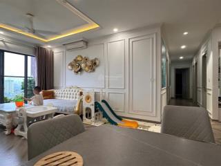 Chính chủ bán căn hoa hậu 138m2 đẹp nhất dự án. tầng trung, căn góc, full nội thất. 3pn2vs.