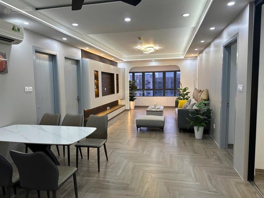 Chính chủ bán căn hộ thiết kế đẹp nhất dự án. vuông vắn. 137m2. 3pn 2vs. tầng trung, căn góc, full