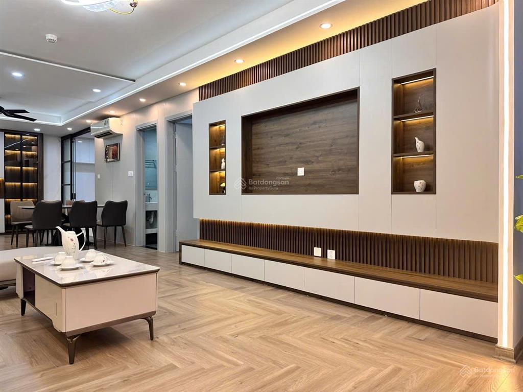 Chính chủ bán căn hộ thiết kế đẹp nhất dự án. vuông vắn. 137m2. 3pn 2vs. tầng trung, căn góc, full