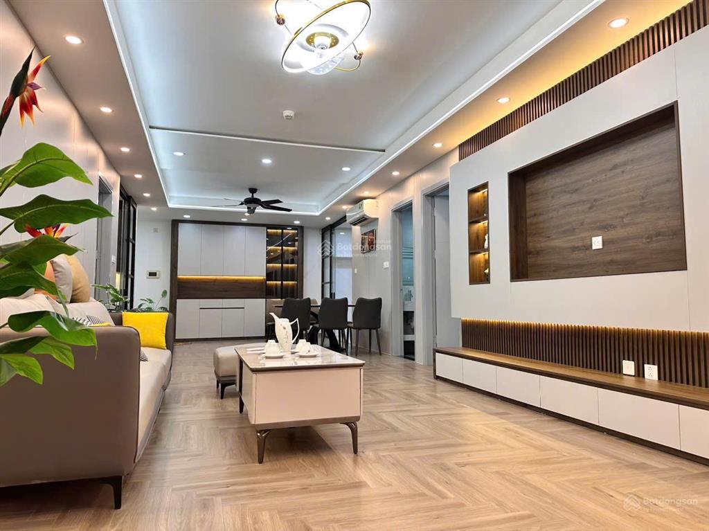 Chính chủ bán căn hộ thiết kế đẹp nhất dự án. vuông vắn. 137m2. 3pn 2vs. tầng trung, căn góc, full